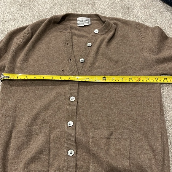 100% Cashmere Women’s M Button Cardigan Bloomingdales Sutton note- damage - Picture 8 of 12